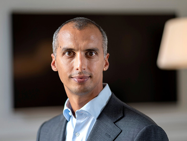 portræt af Mattias Tesfaye